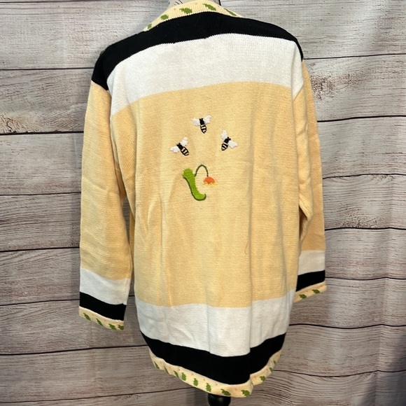 Storybook Knits Cardigan Sweater “Bee Lines” Bumblebee Embellished Floral Lg - Picture 6 of 10